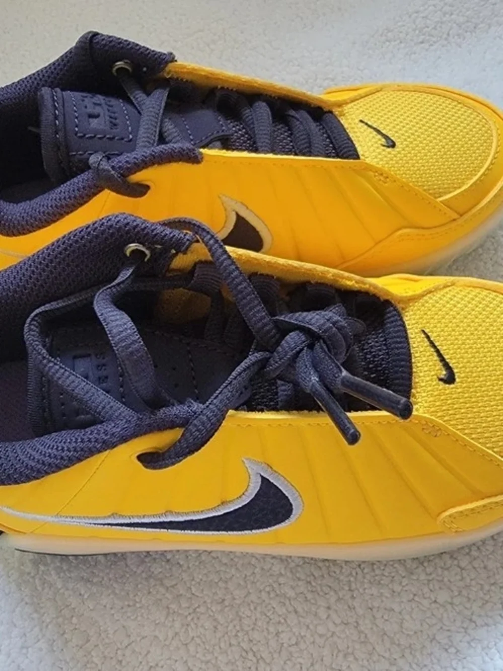 Nike Kids' Yellow & Navy Low-Top Sneakers Size 12C